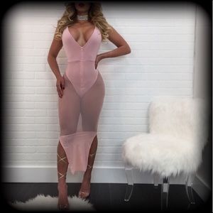 K Kardashian’s sexy mesh dress💦👄